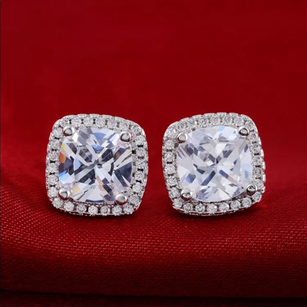 New Women’s 925 Silver Beautiful Diamond Earrings - Picture 1 of 5